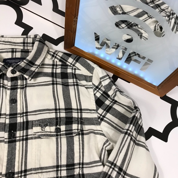 American Eagle Outfitters Other - 🎒 AEO Athletic Fit Flannel Button Down